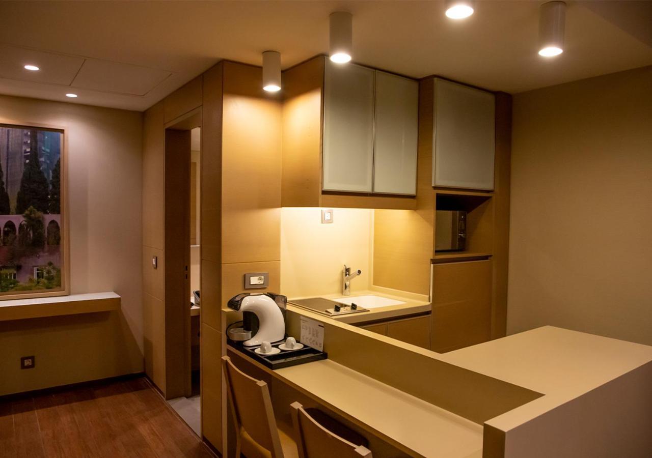 Saifi Suites Hotel Beirut Eksteriør billede